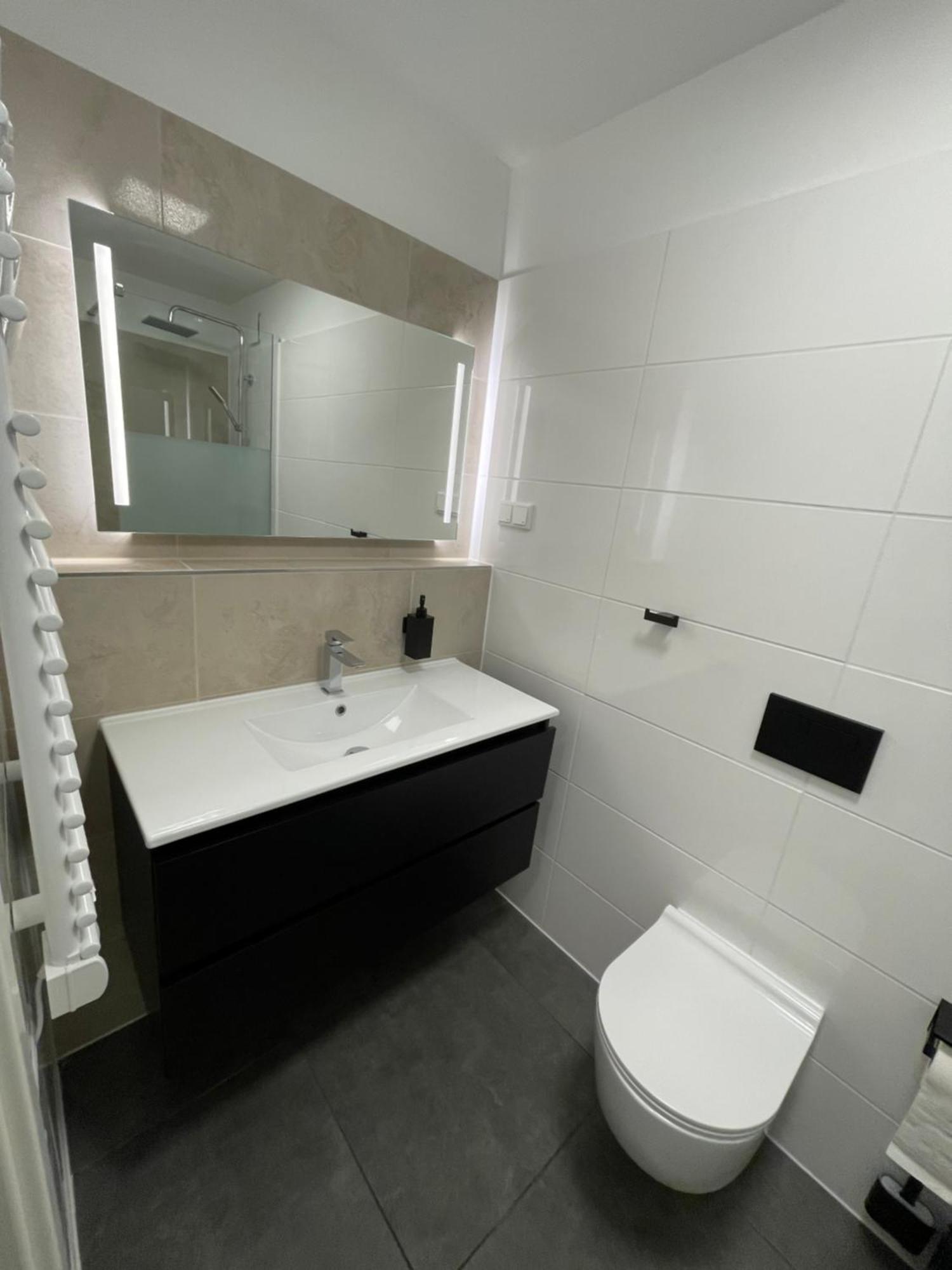 Aviators Guest House - Premium Room Штраусберг Экстерьер фото
