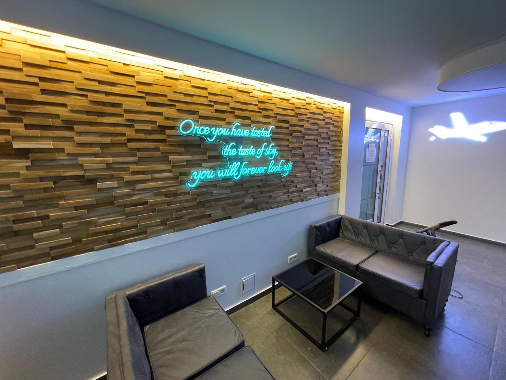 Aviators Guest House - Premium Room Штраусберг Экстерьер фото